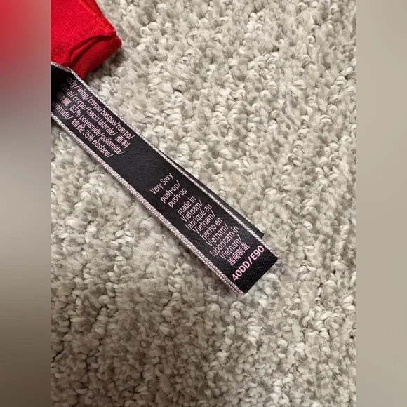 Victoria Secret Bra - Picture 5 of 6